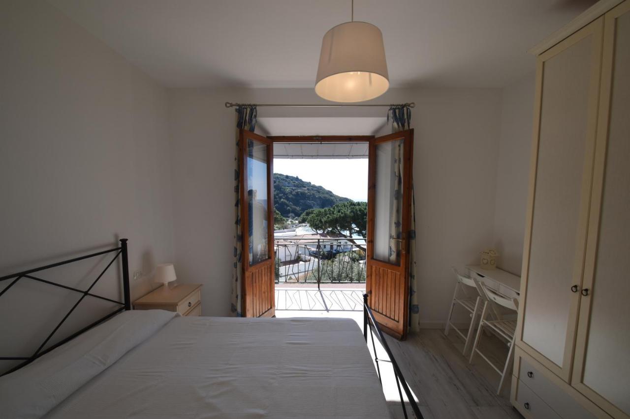 Appartamenti Cavoli - Vista Mare Con Terrazze, Clima E Posti Auto Spiaggia di Cavoli Exteriér fotografie