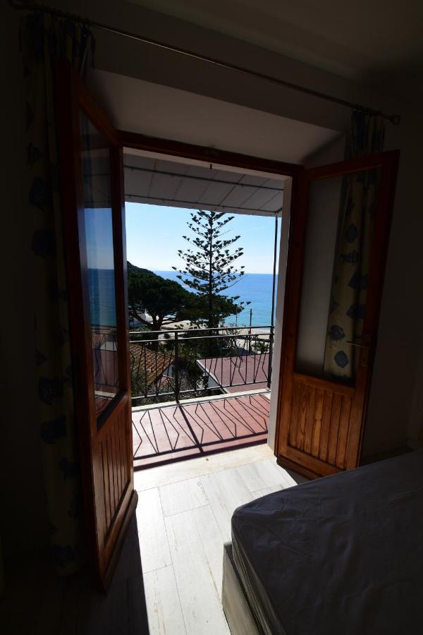 Appartamenti Cavoli - Vista Mare Con Terrazze, Clima E Posti Auto Spiaggia di Cavoli Exteriér fotografie