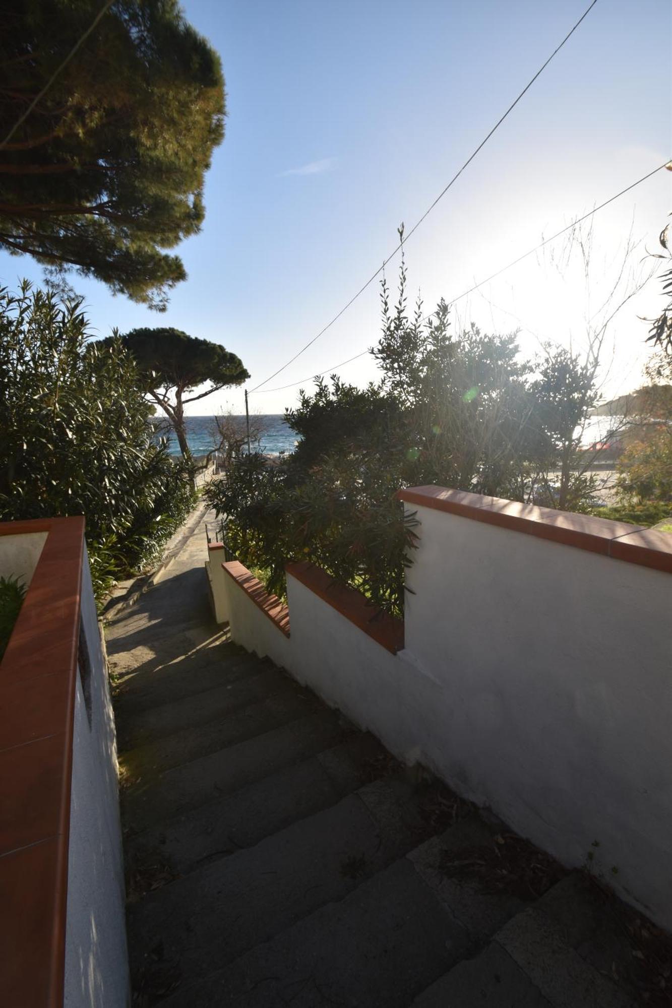 Appartamenti Cavoli - Vista Mare Con Terrazze, Clima E Posti Auto Spiaggia di Cavoli Exteriér fotografie
