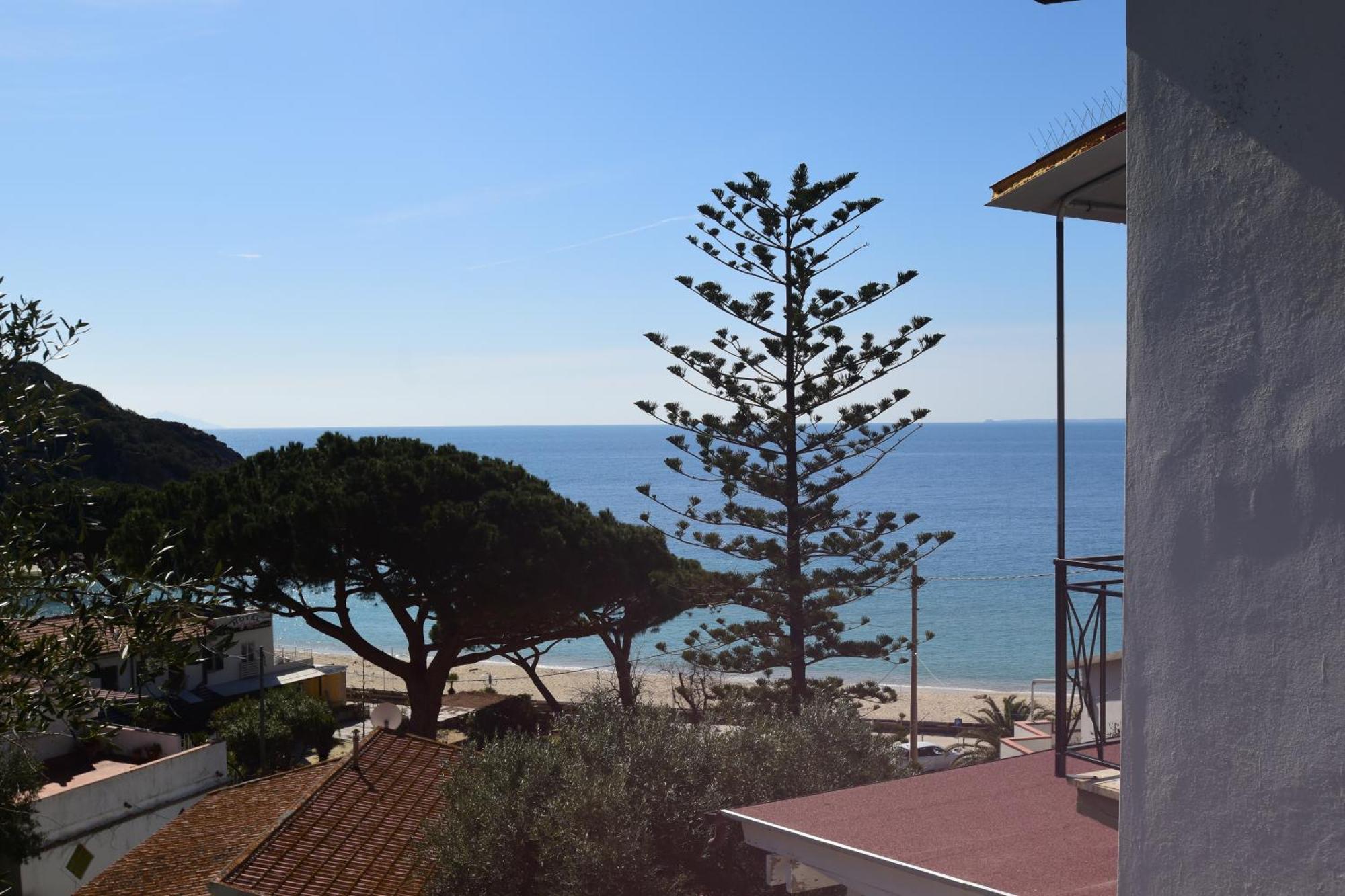Appartamenti Cavoli - Vista Mare Con Terrazze, Clima E Posti Auto Spiaggia di Cavoli Exteriér fotografie