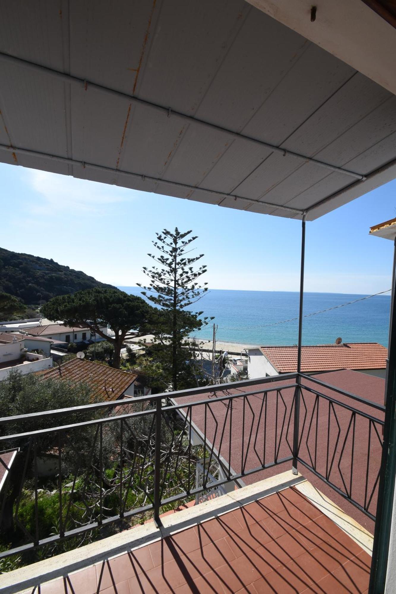 Appartamenti Cavoli - Vista Mare Con Terrazze, Clima E Posti Auto Spiaggia di Cavoli Exteriér fotografie